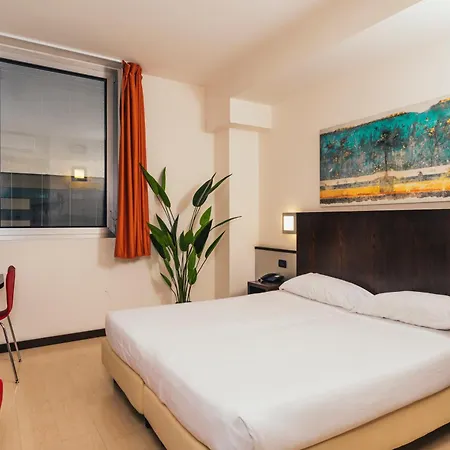Euro Hotel-2